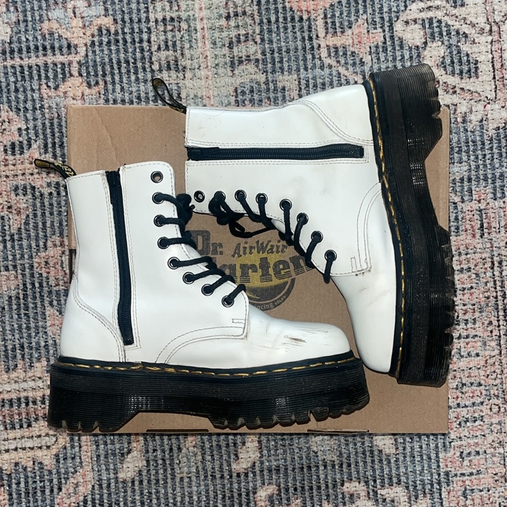 Dr. Marten Jadon. White